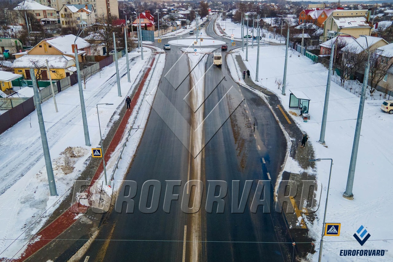 Опори контактної мережі фланцеві біля проїжджої частини, вид зверху