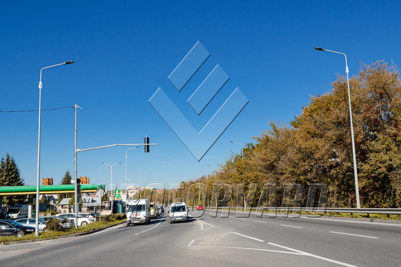 Опори вуличного освітлення магістралі