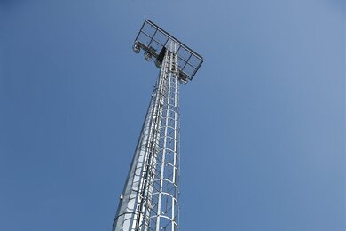 Стадіонні вежі освітлення, конструкція вежі, вид знизу