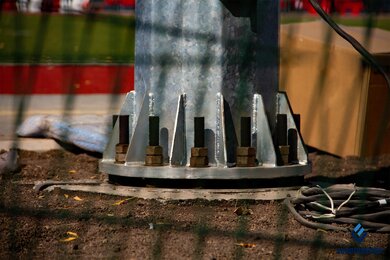 Стадіонні вежі освітлення, кріплення вежі зблизька