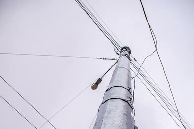 Опори контактної мережі, вид знизу
