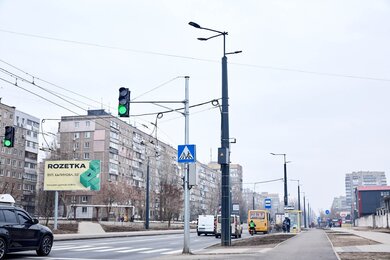 Опори контактної мережі з кронштейнами в міських умовах