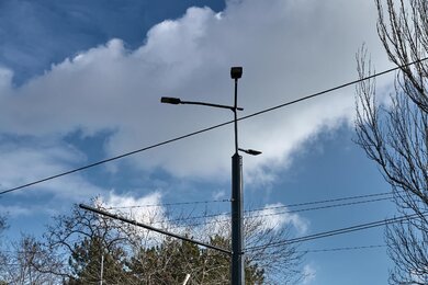 Опори контактної мережі багатогранні в міській зоні