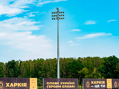 Відео-огляд: прожекторні вежі EF для освітлення тренувального комплексу